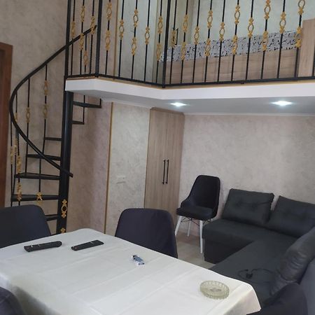 Apartamento Near The Piazza Batumi Exterior foto